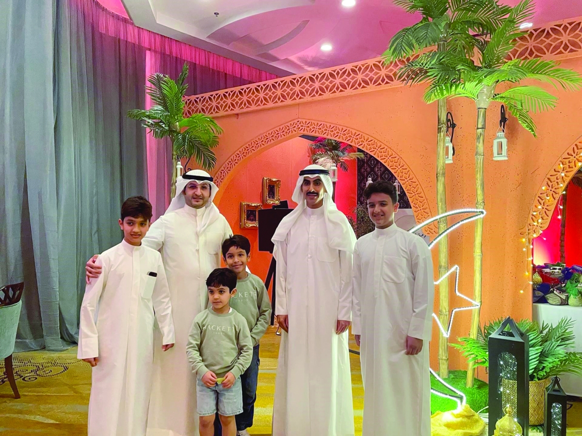 ثامر الجابر مع بعض الحضور