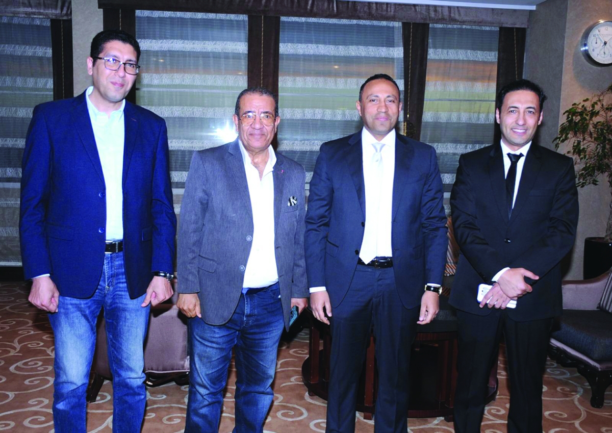 الزميلان أحمد زكريا وحسام فتحي مع العقيد الدلال 