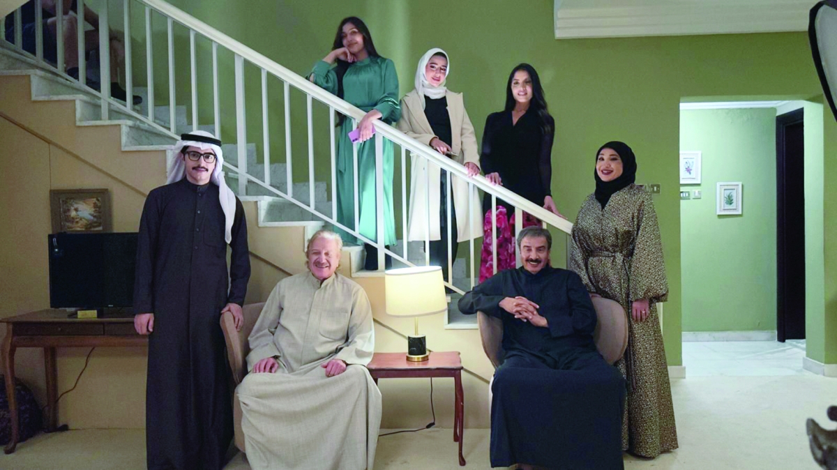 


حسين ومحمد المنصور في كواليس «المسار» 