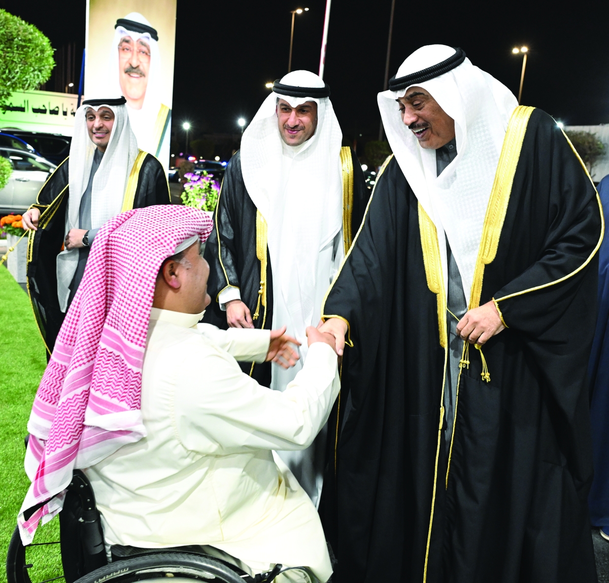 ولي العهد وفي استقباله شافي الهاجري