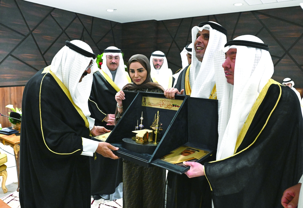 هدية تذكارية لصاحب السمو 