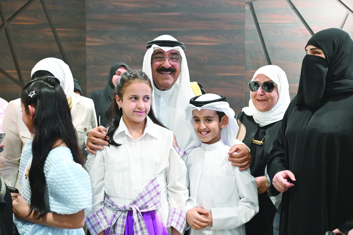 لمسة حانية من صاحب السمو للأطفال