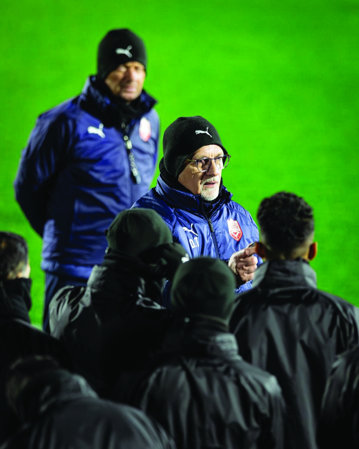 مدرب منتخب البحرين يوجه لاعبيه