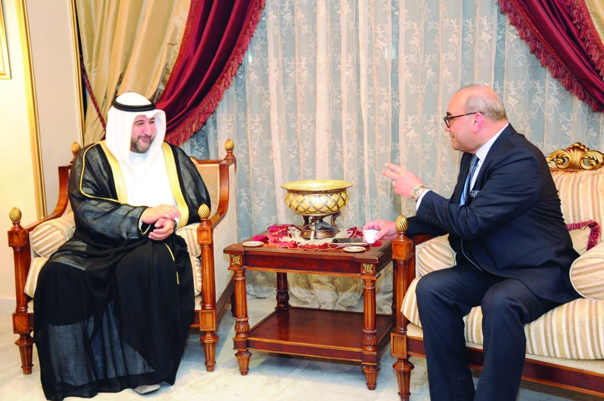 السفير العراقي متحدثا ووكيل وزارة الدفاع 