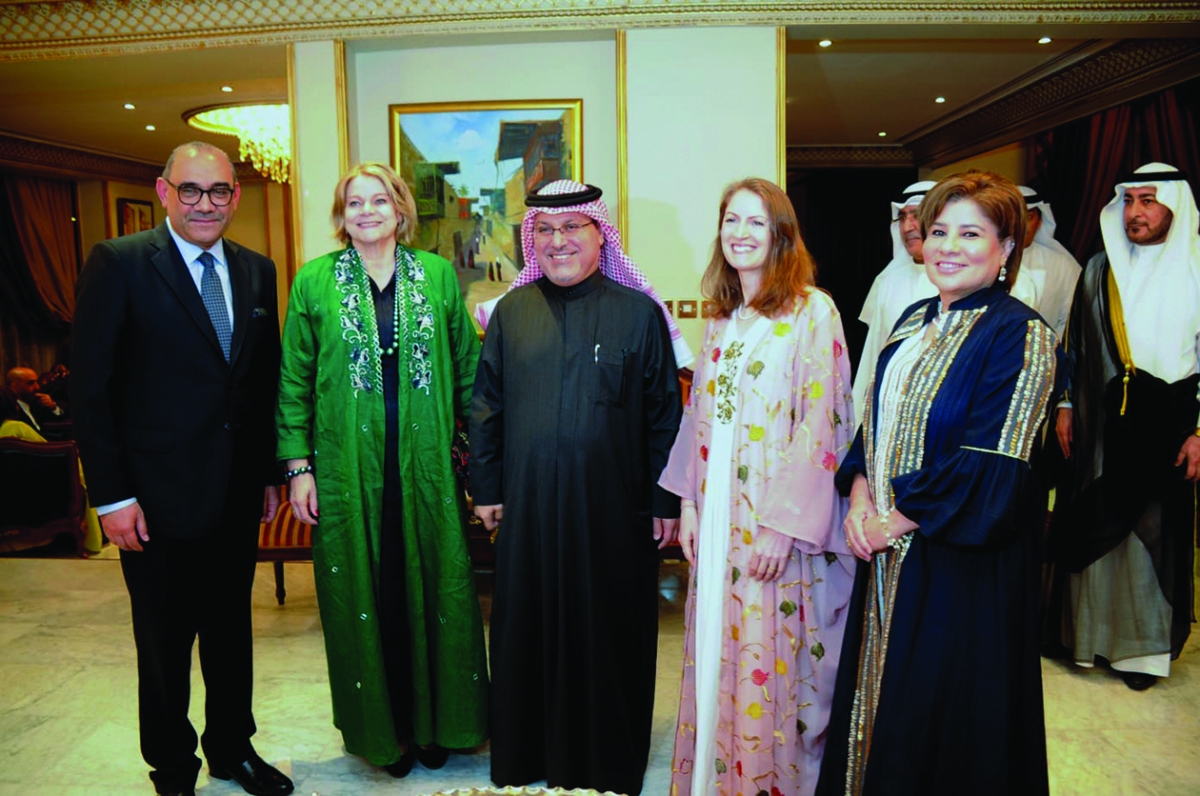 سفراء بريطانيا والبحرين والاتحاد الأوروبي