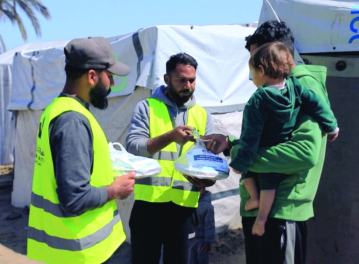 


جانب من توزيع المساعدات 