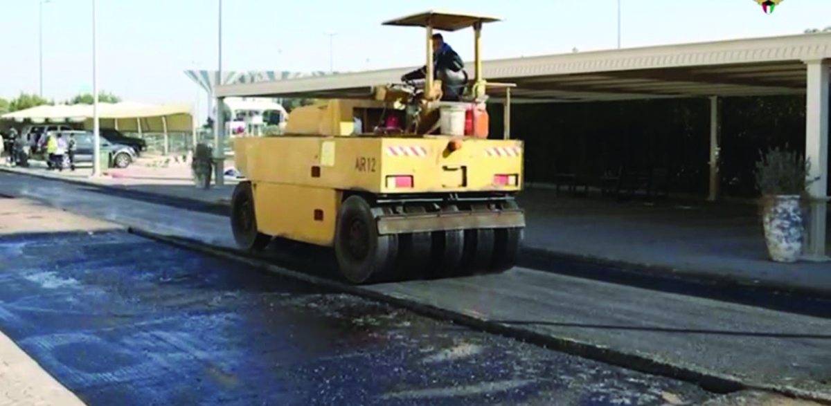 


فرش أسفلت في منطقة جابر الأحمد 