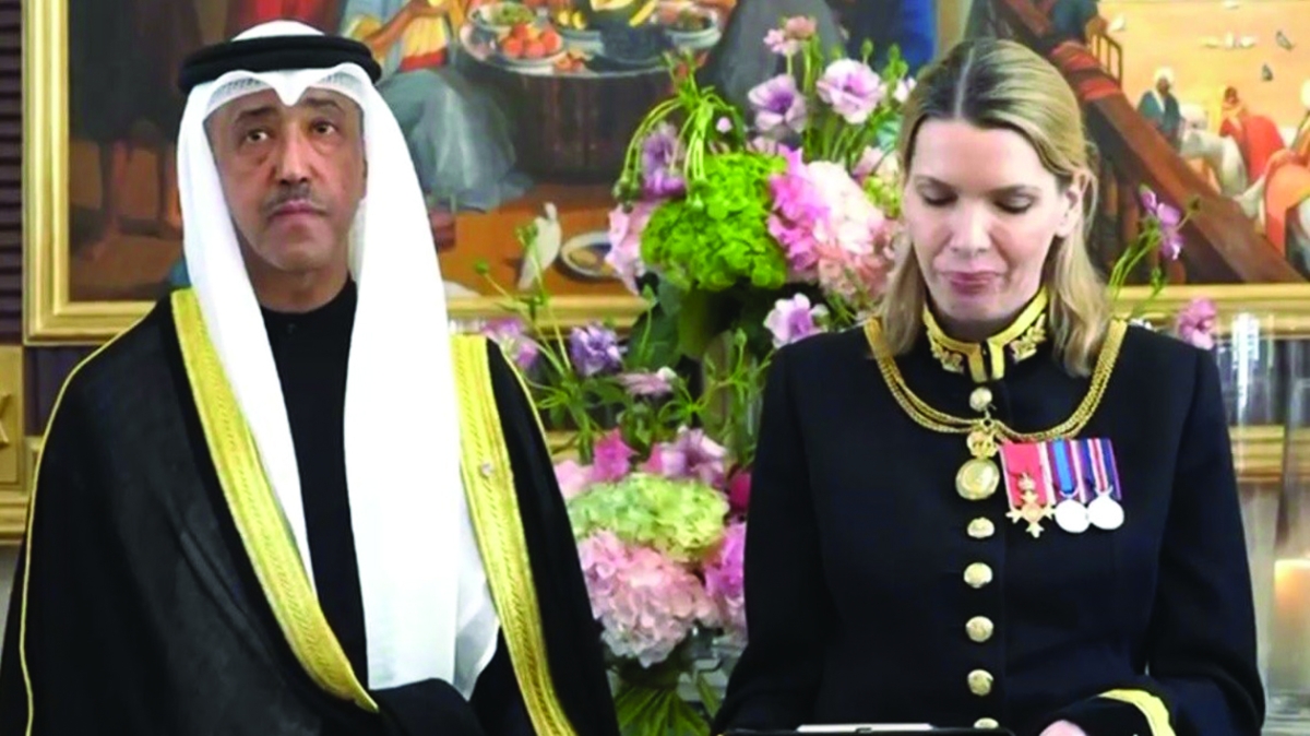 


السفير المنيخ ومديرة المراسم بوزارة الخارجية البريطانية 