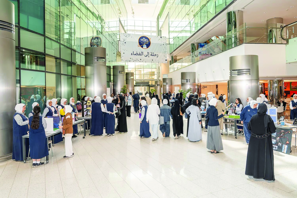 حضور طلابي في معرض رحلة إلى الفضاء