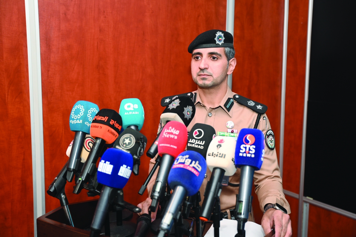 المقدم عبدالله بوحسن خلال المؤتمر الصحافي