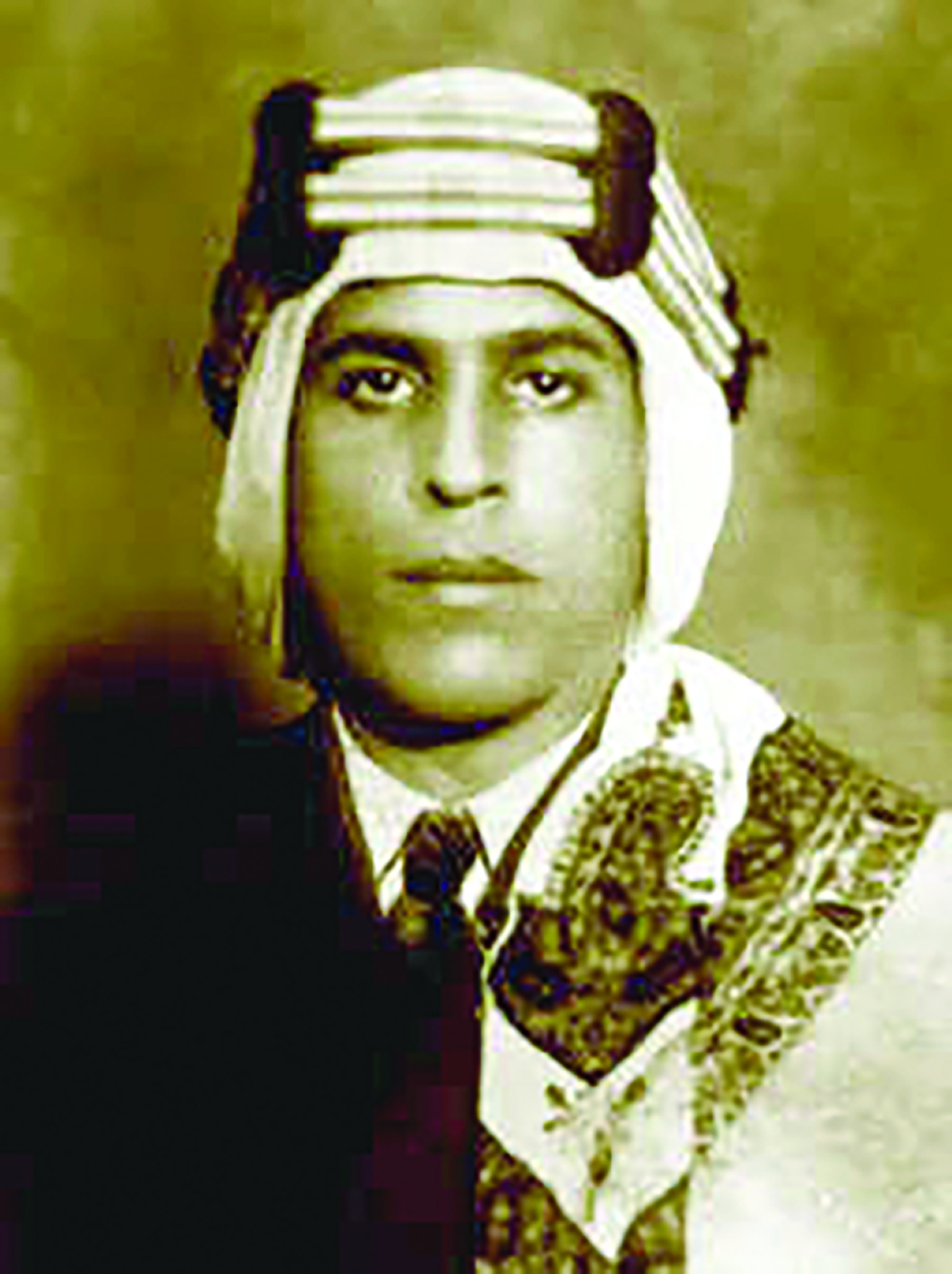 


عبداللطيف الكويتي في شبابه 