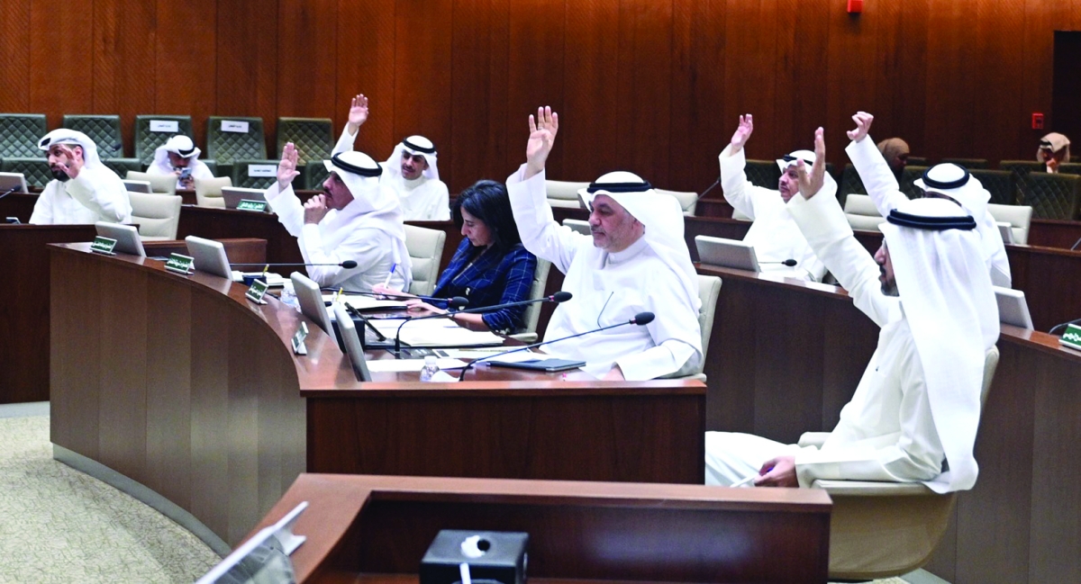 


تصويت الأعضاء على فتح باب النقاش 