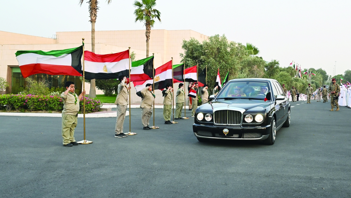 


تحية من كشافة التربية للضيف الكبير 