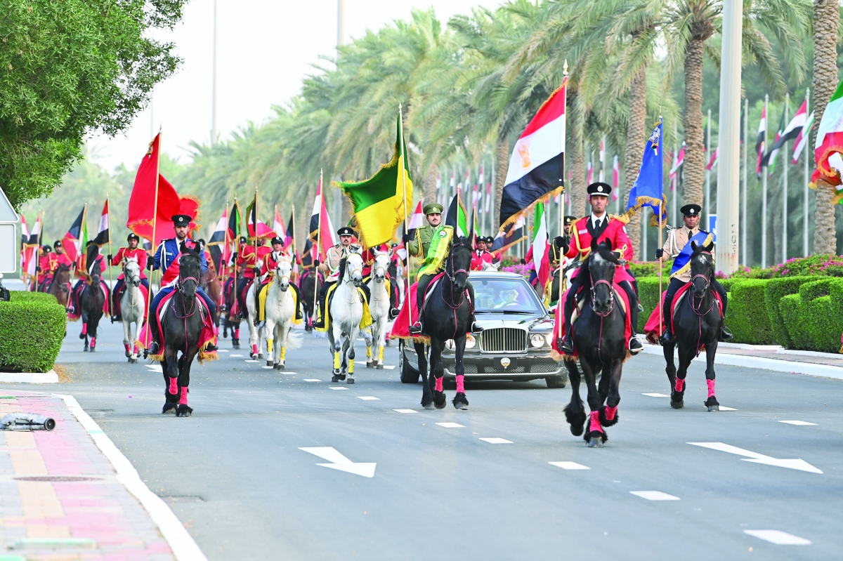 


فرقة الخيالة في استقبال ضيف الكويت 