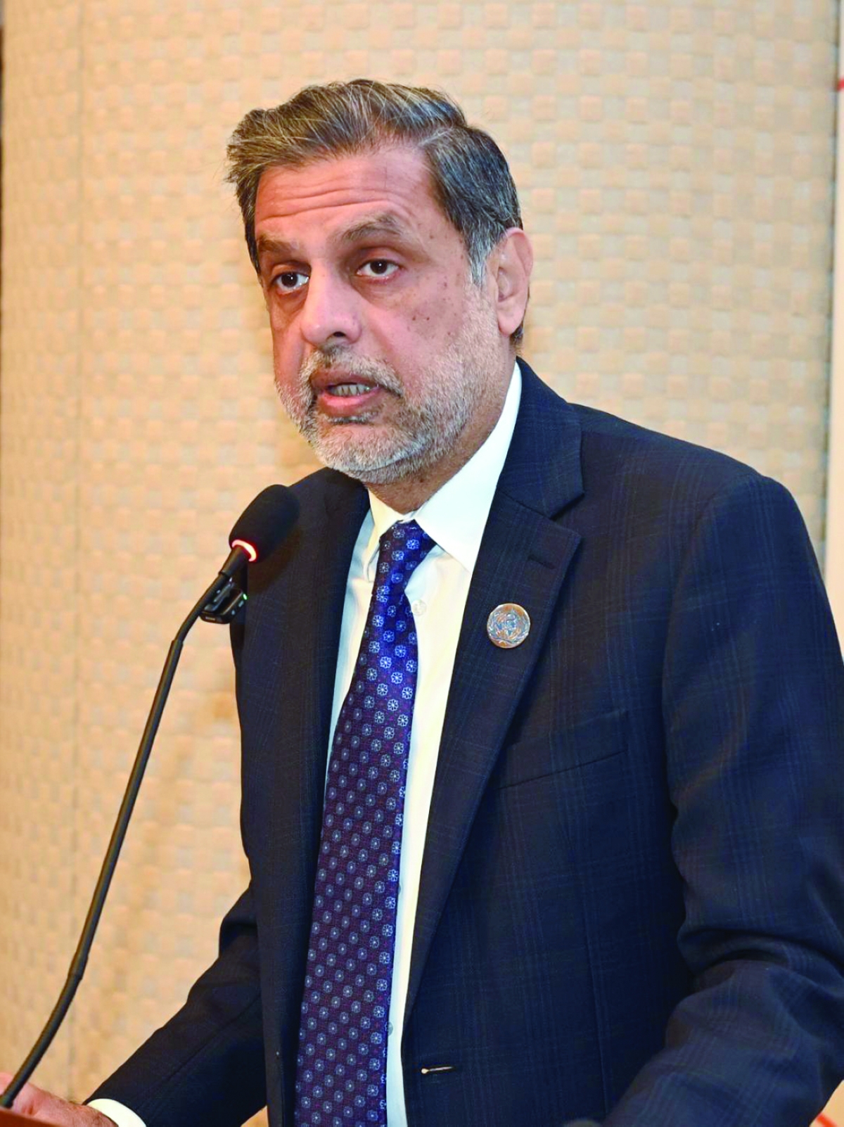 أسد حفيظ 