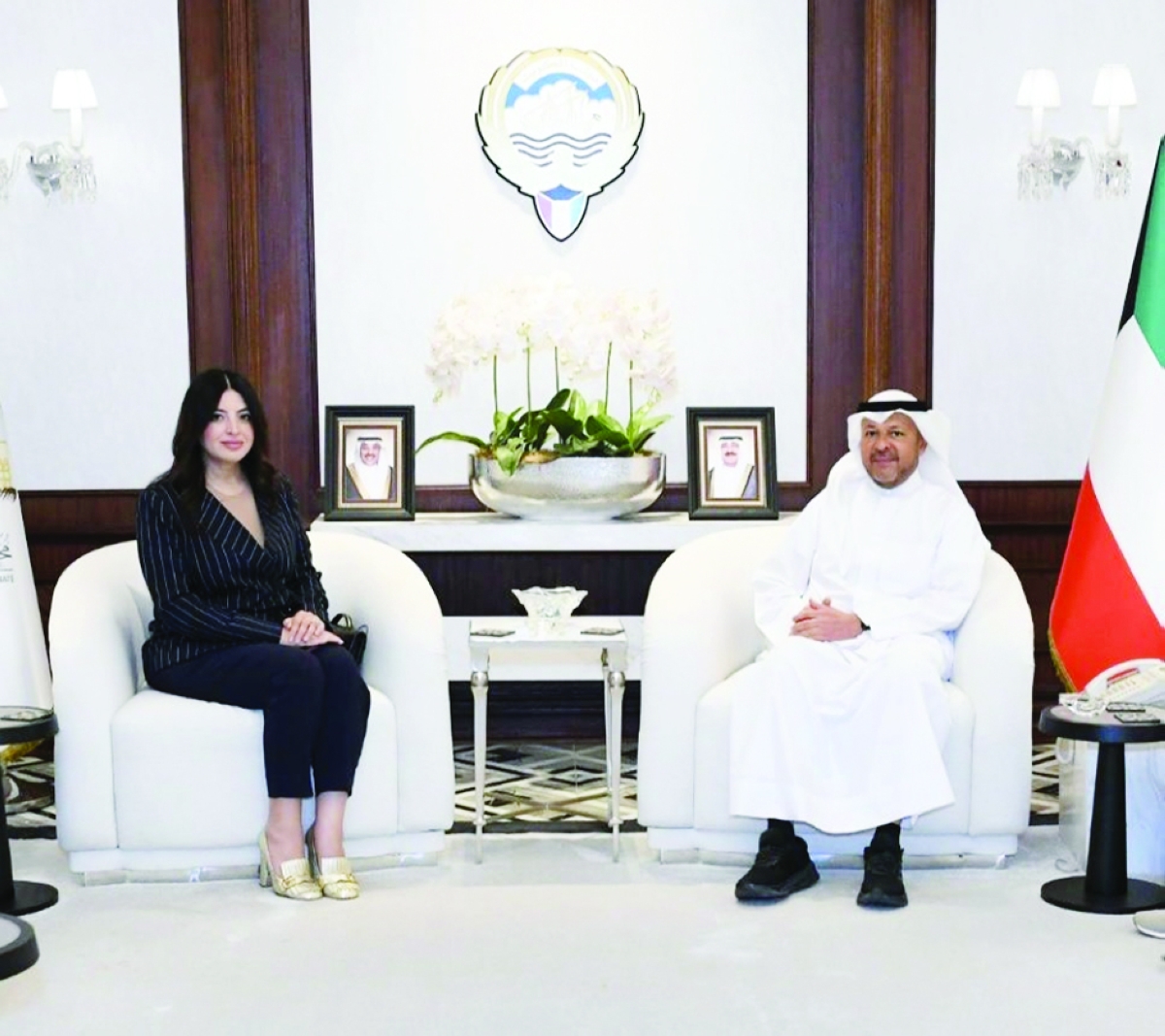 عذبي الناصر خلال استقباله منال العصفور