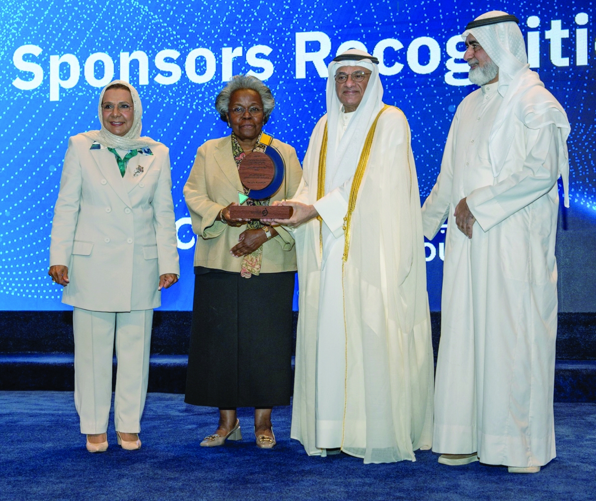 


تكريم مؤسسة الكويت للتقدم العلمي خلال افتتاح القمة التعليمية 