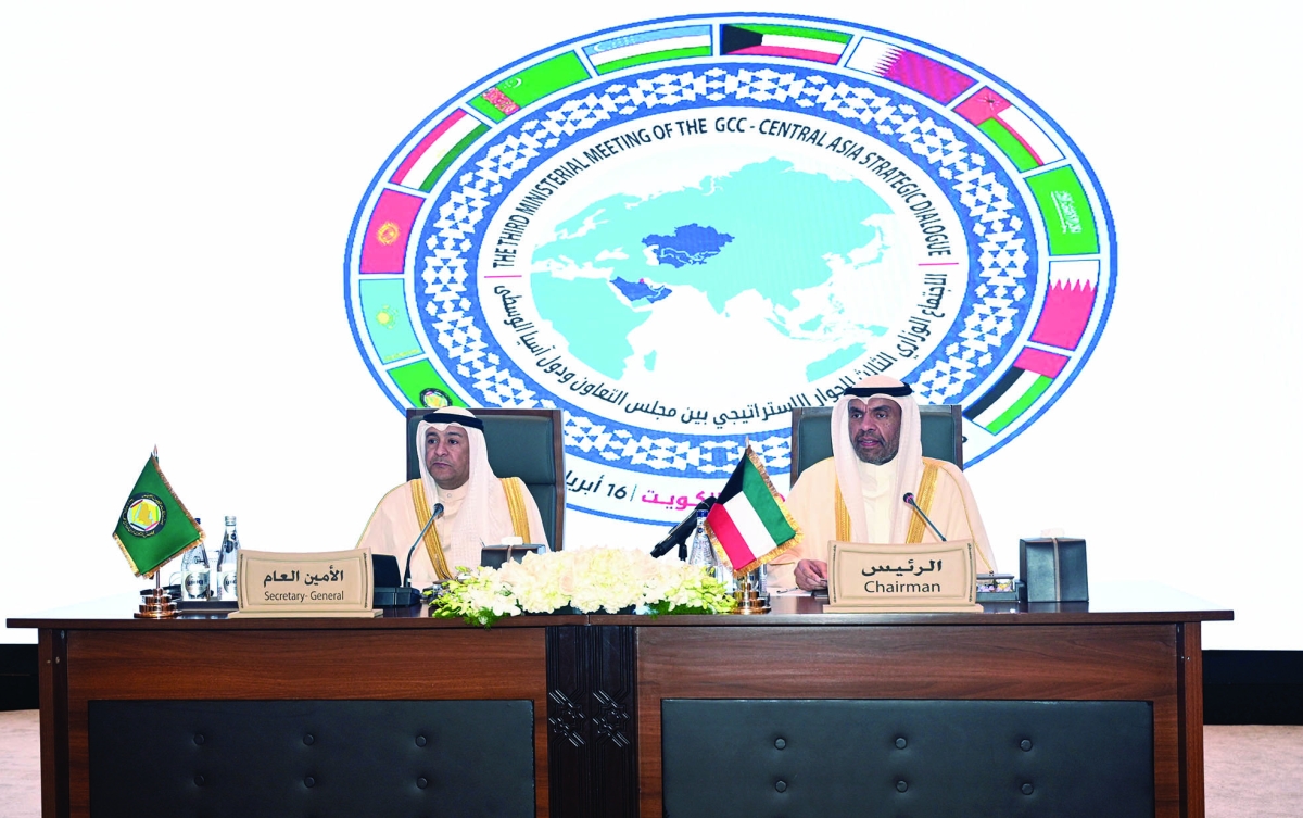 


وزير الخارجية والأمين العام لمجلس التعاون الخليجي خلال المؤتمر الصحافي 	 (تصور نايف العقلة) 