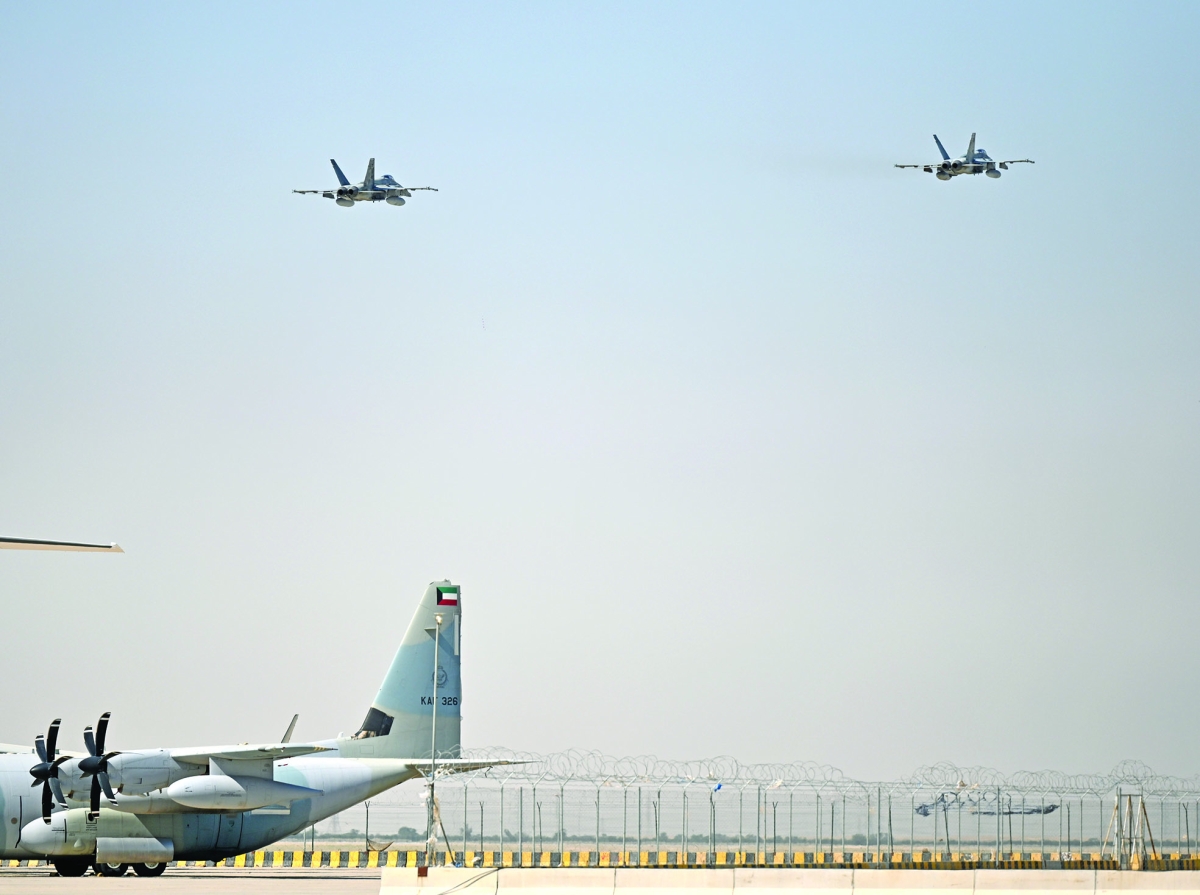 


حصار بالـF18 وإجبار الطائرة المختطفة على الهبوط 