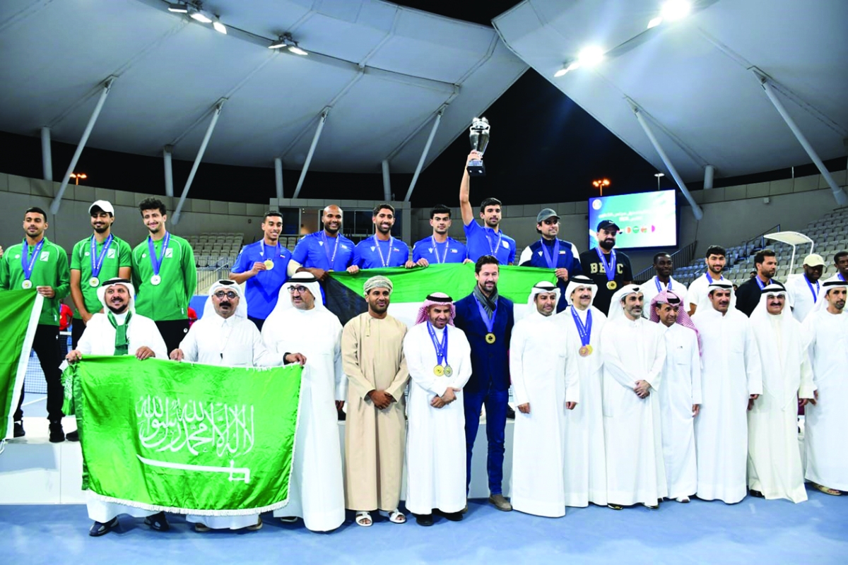 


منتخب الكويت على منصة التتويج 