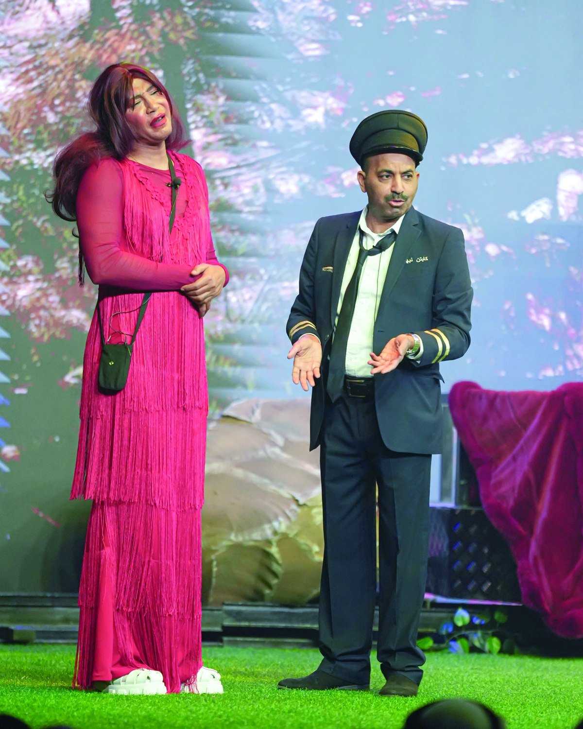 


طارق العلي مع سعيد الملا في أحد المشاهد 