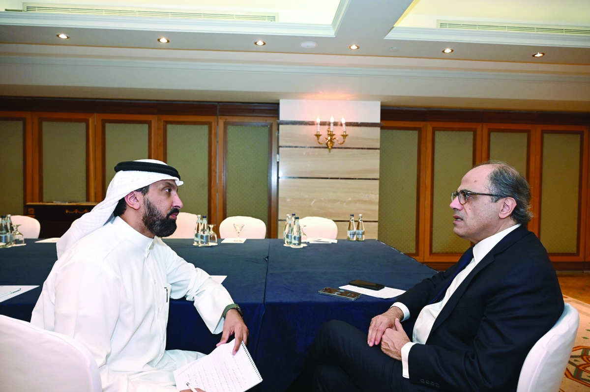 


جهاد أزعور متحدثاً للزميل غانم السليماني 