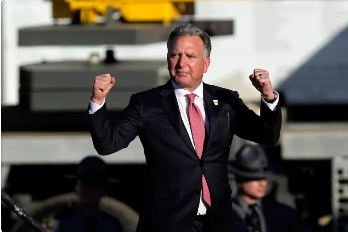 ويتكوف يعمل وحده