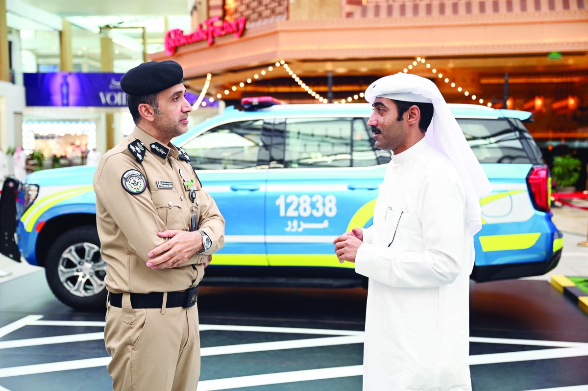 


العميد الصبحان يتحدث للزميل نايف كريم 