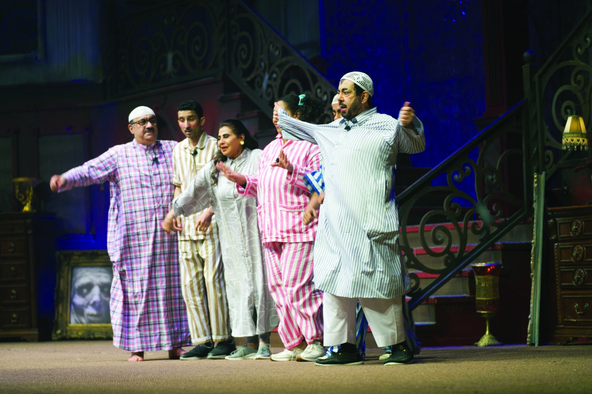 


من العرض المسرحي 