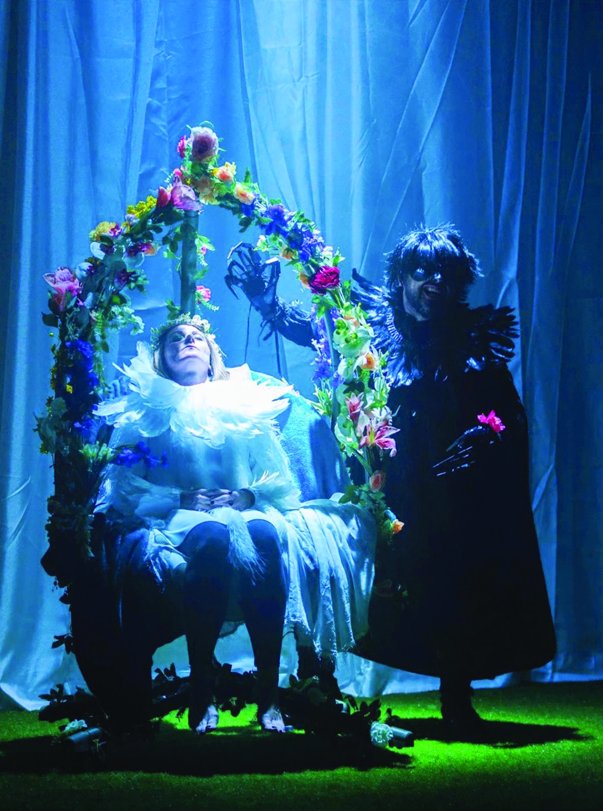 من العرض المسرحي