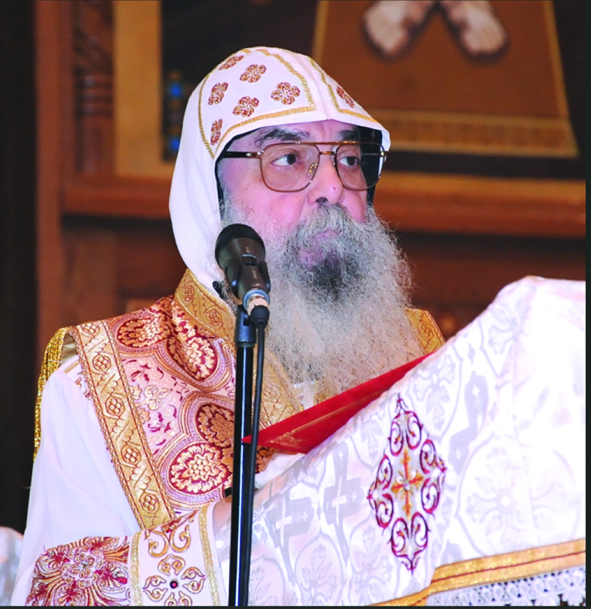 


القمص بيجول الأنبا بيشوي 