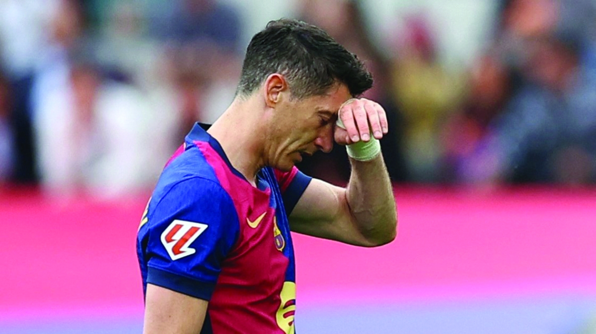 روبرت ليفاندوفسكي بعد تعرضه للإصابة