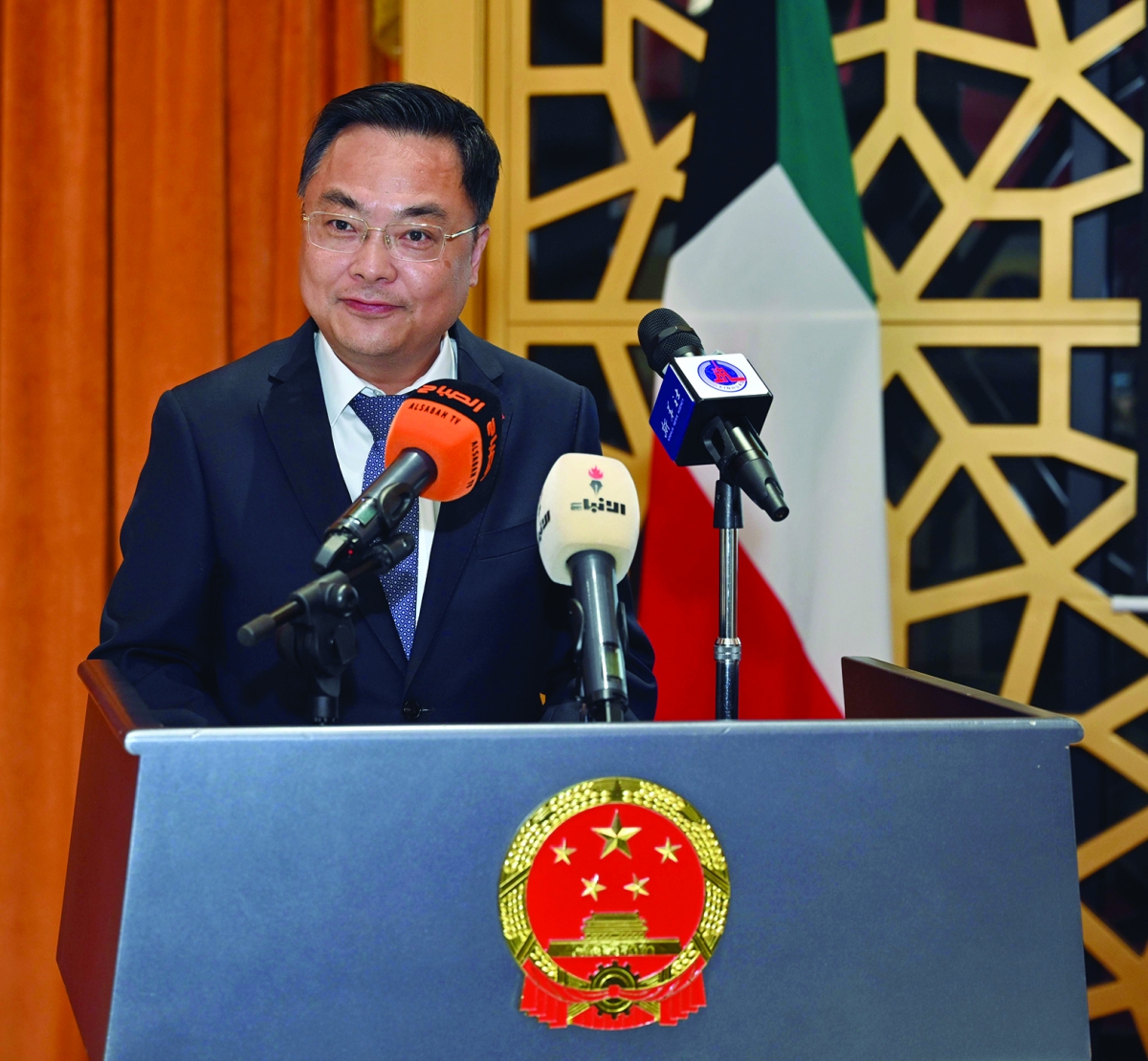 السفير جيناوي متحدثاً في المناسبة (تصوير أسعد عبدالله)