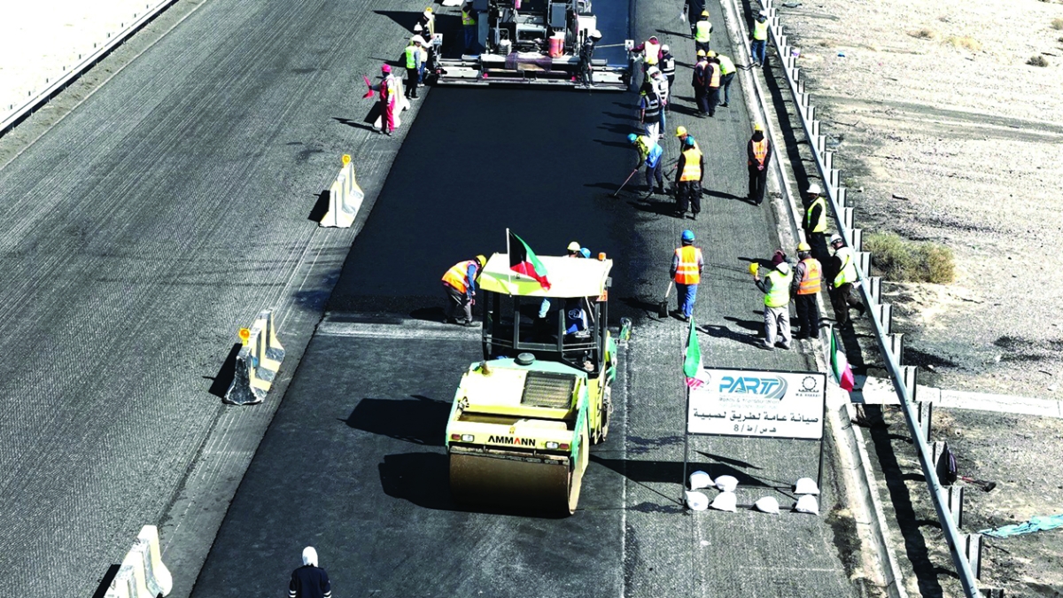 


صيانة جذرية للطرق في جميع المحافظات 