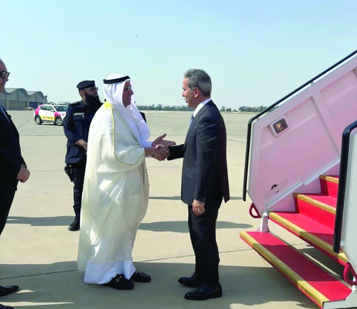 


المستشار بورسلي مستقبلاً فائق زيدان 