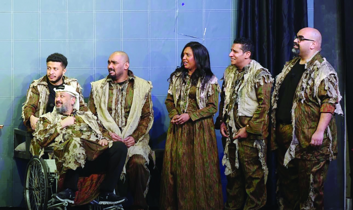 


أبطال العرض في لقطة جماعية 