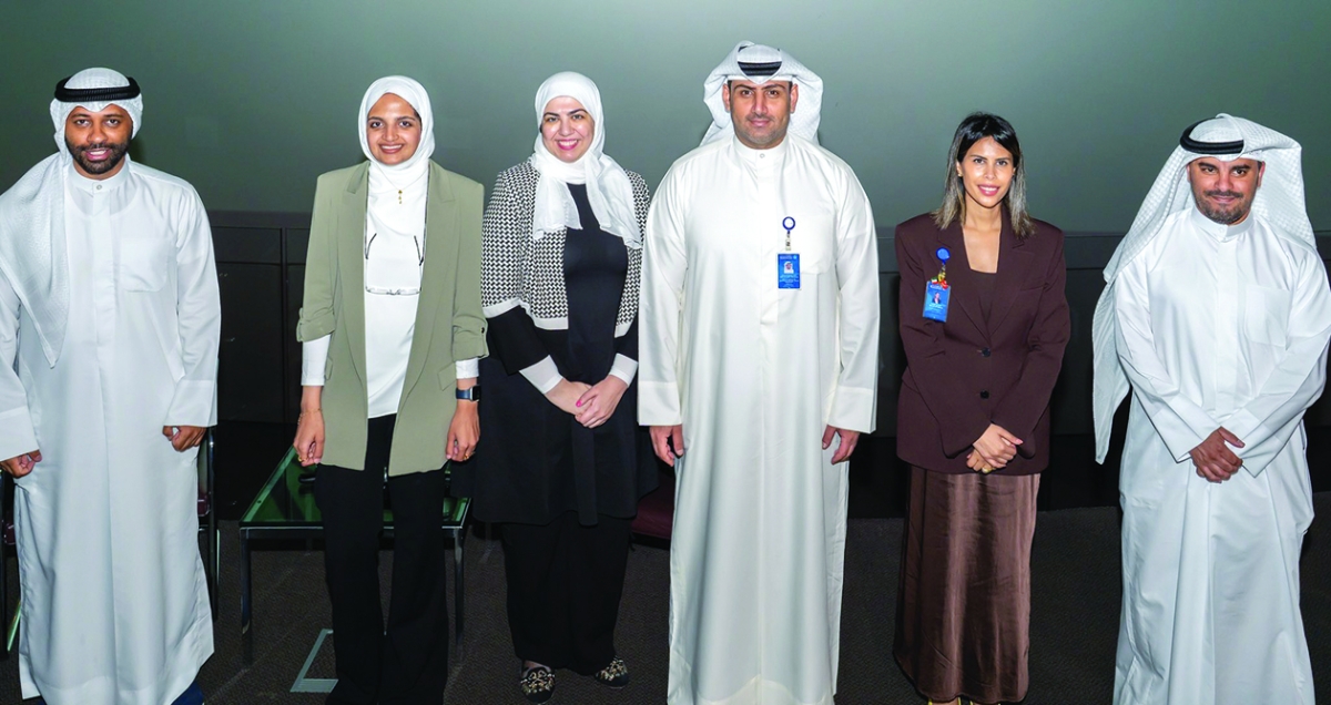 عدد من المشاركين في الاحتفالية 