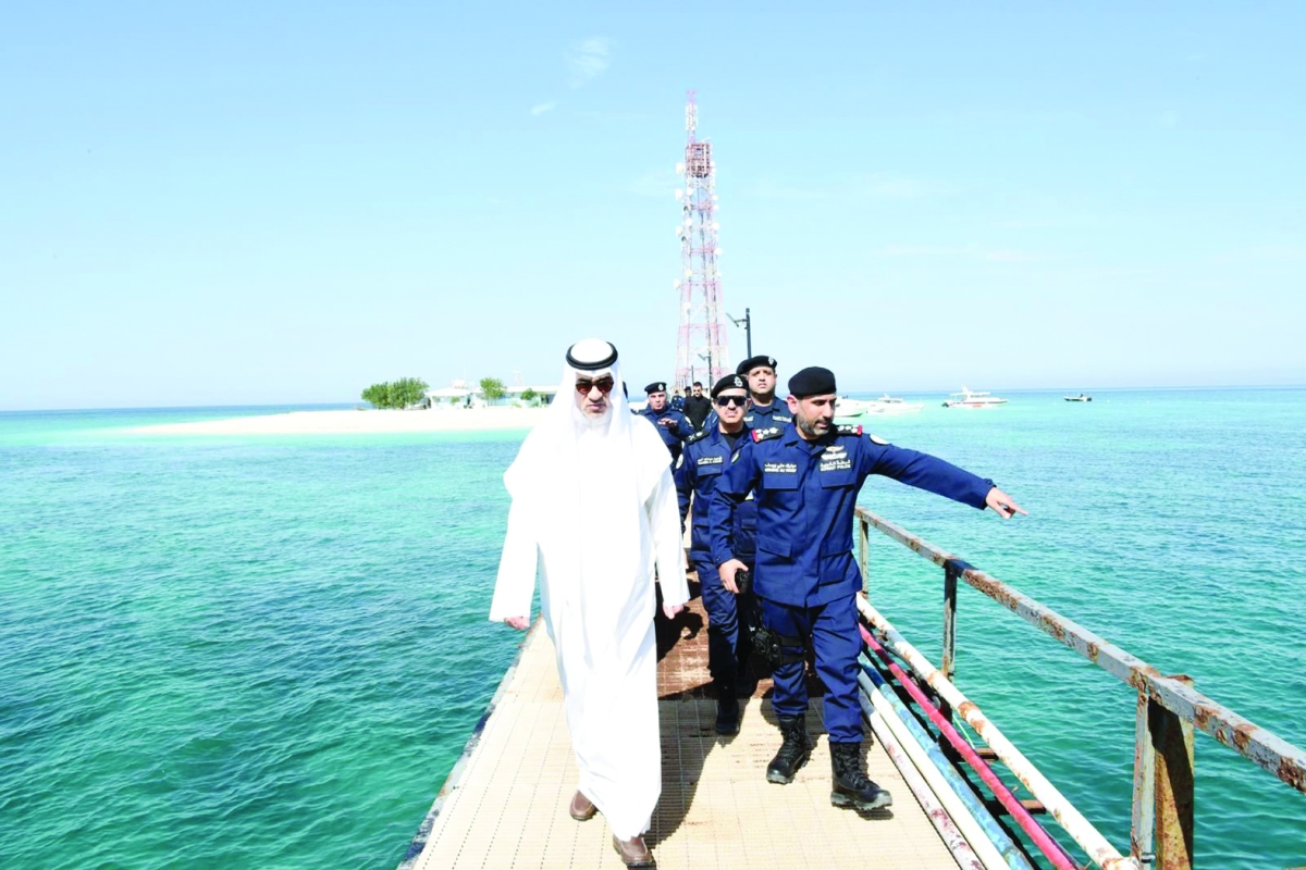 اليوسف متفقداً مركز جزيرة قاروه في إطار جولاته التفقدية العام 2024