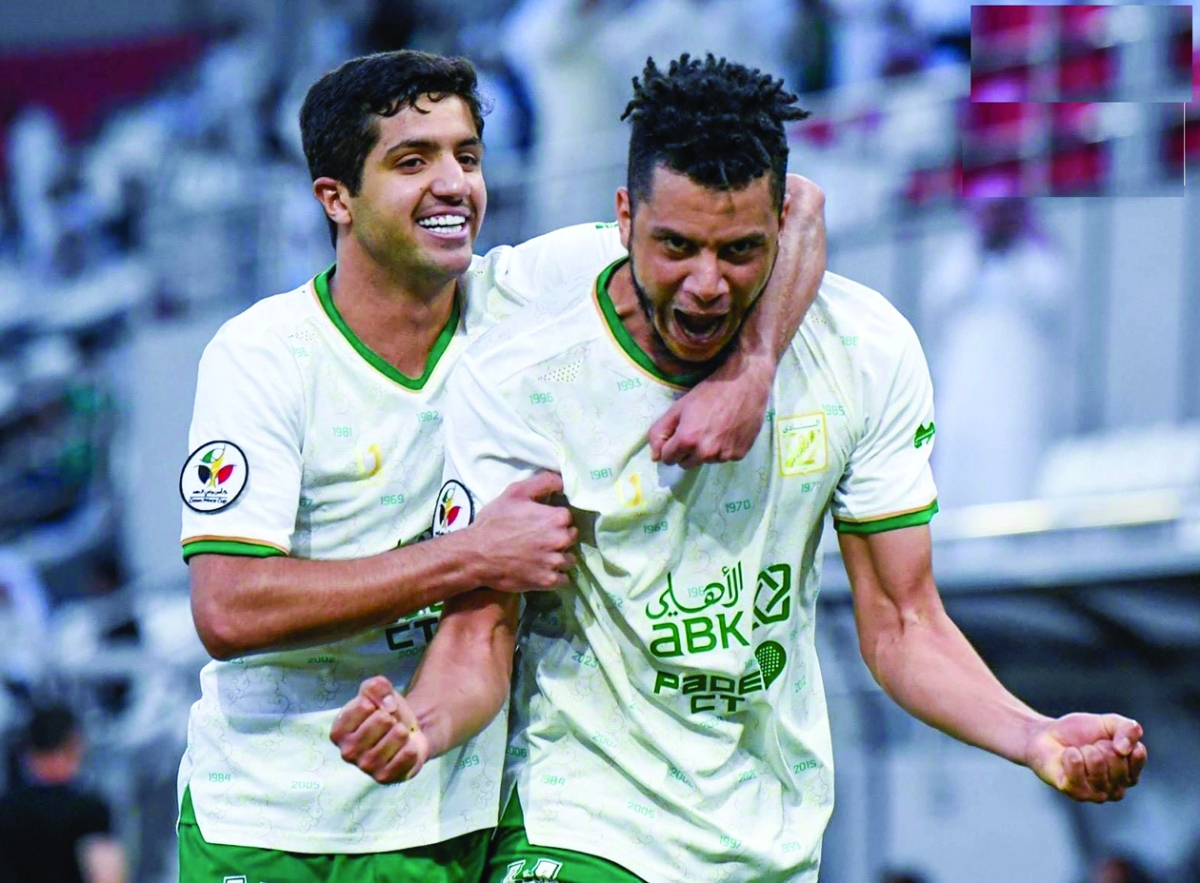 حمزة خابا محتفلاً بهدفه مع بندر السلامة 	 (موقع النادي العربي) 