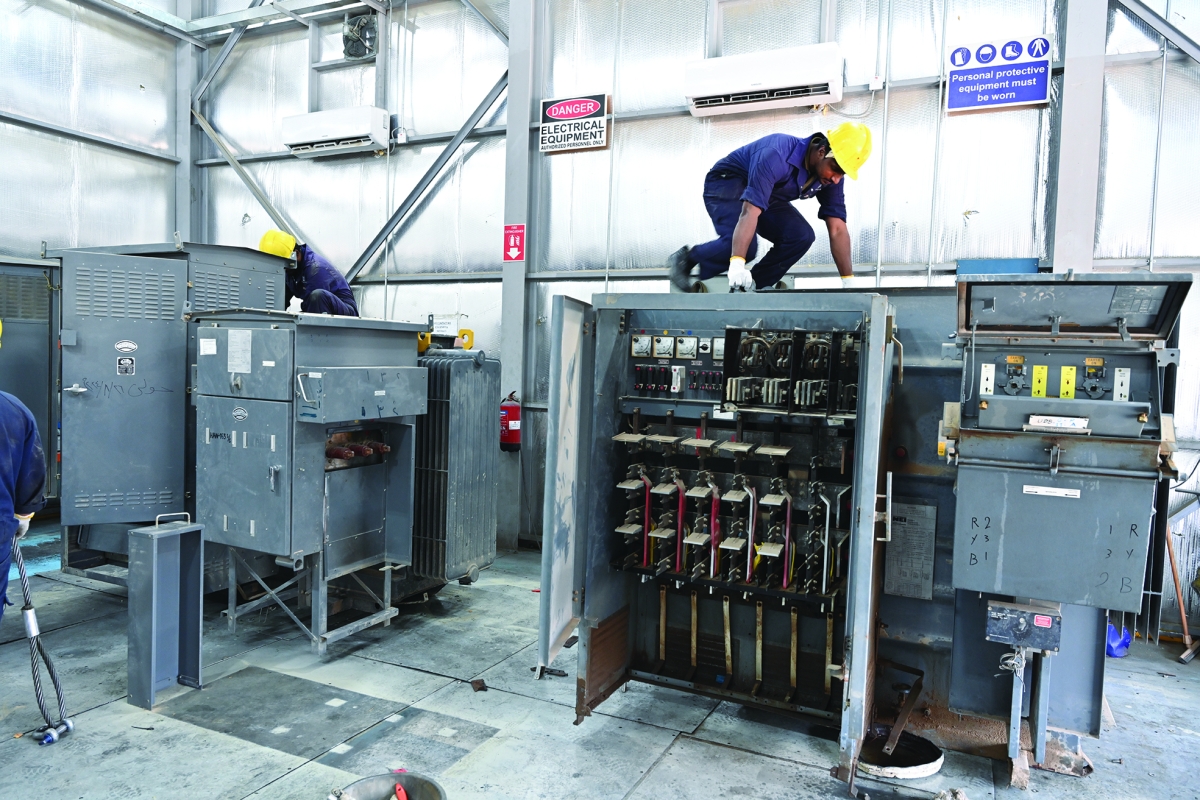 الوزارة تعمل على جناحي الصيانة والمشاريع الجديدة 