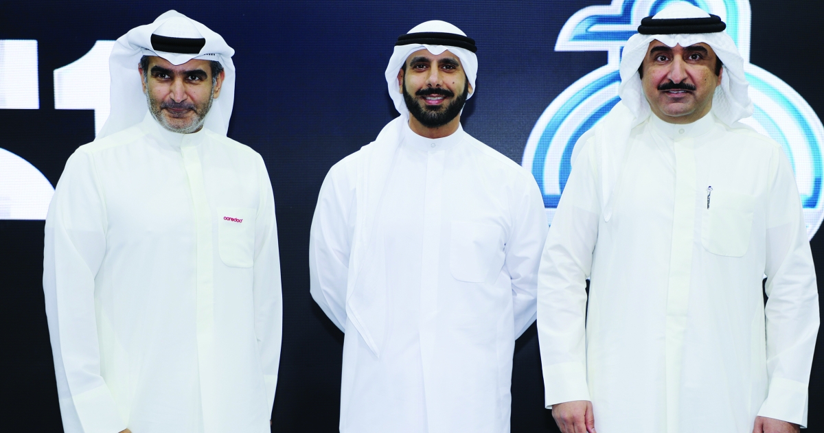 


سعد العازمي ومبارك الفهد وعبدالعزيز البابطين 