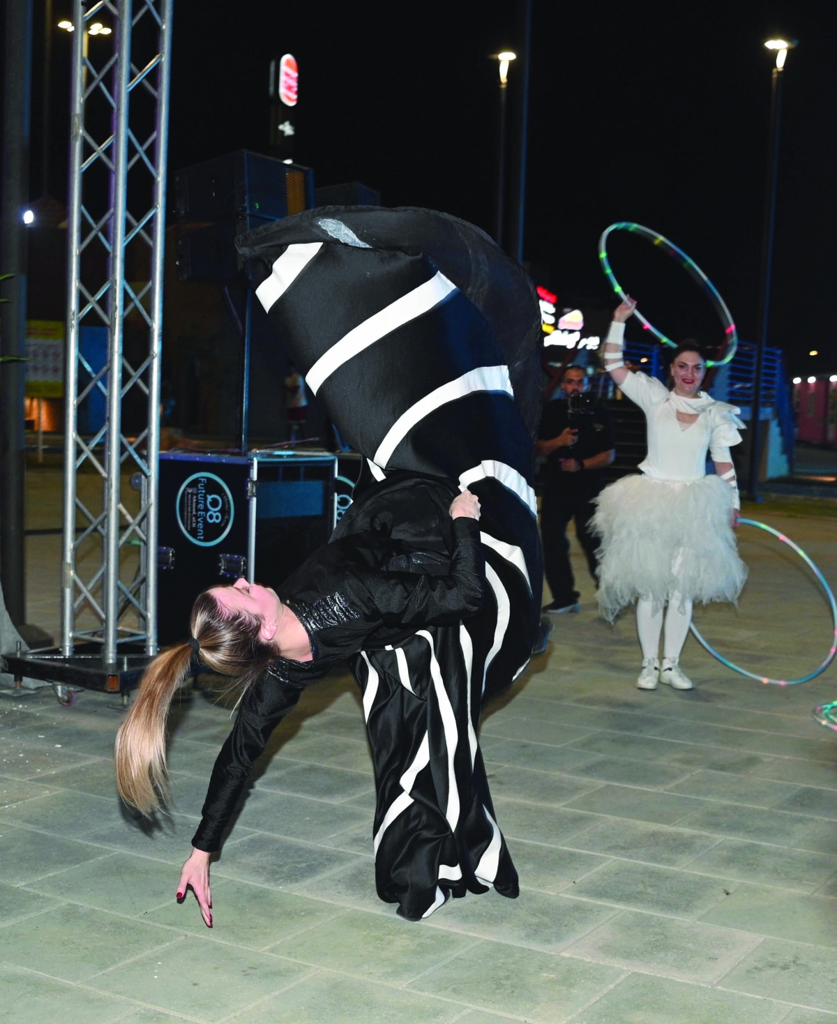 


ألعاب بهلوانية 