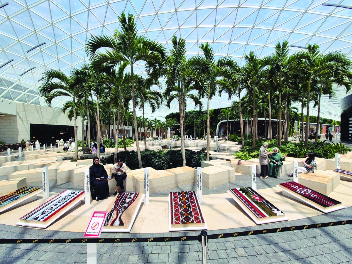 


إبداعات معلمي التربية الفنية في مجمع 360 	(تصوير نايف العقلة) 