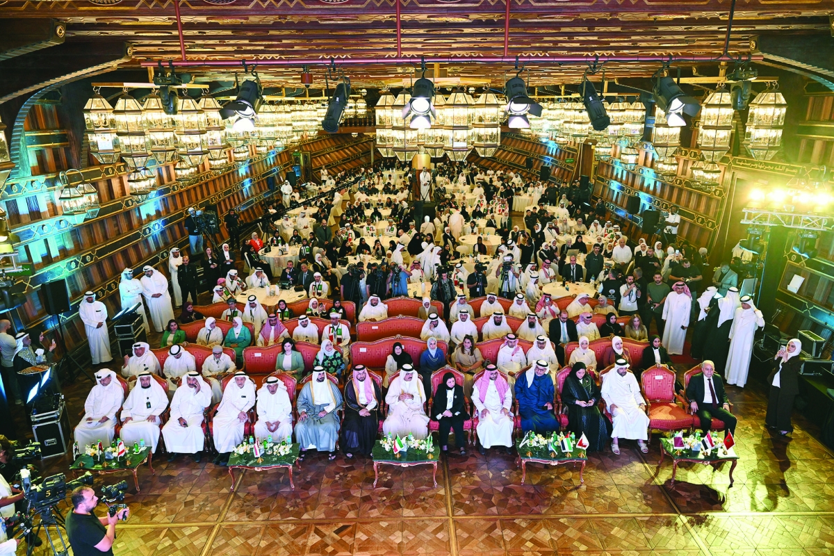 حضور المؤتمر 	 (تصوير أسعد عبدالله) 