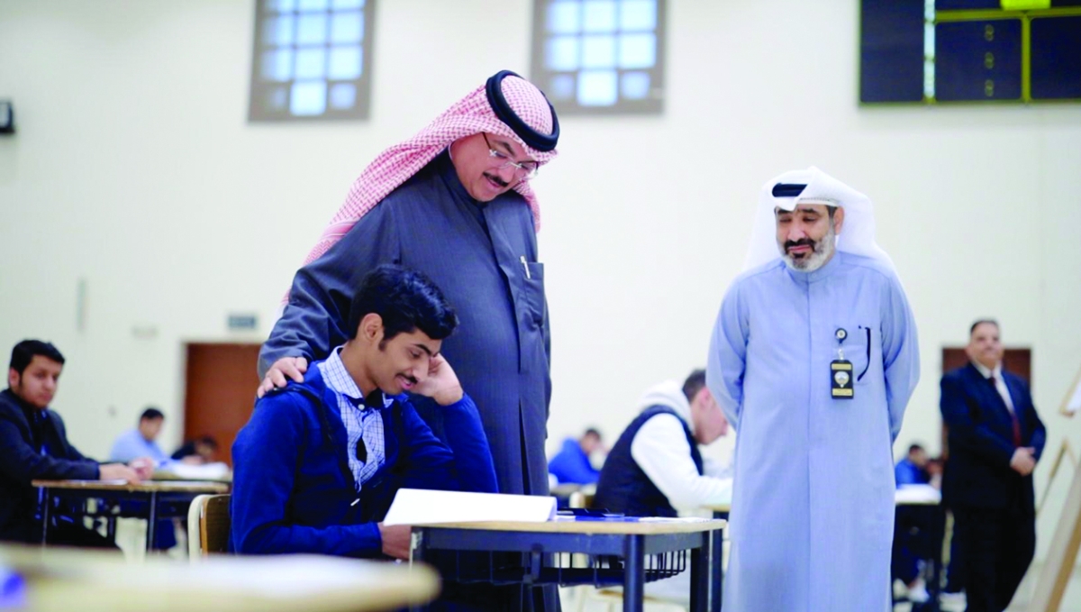 


وزير التربية جلال الطبطبائي يتابع ميدانياً سير الاختبارات 