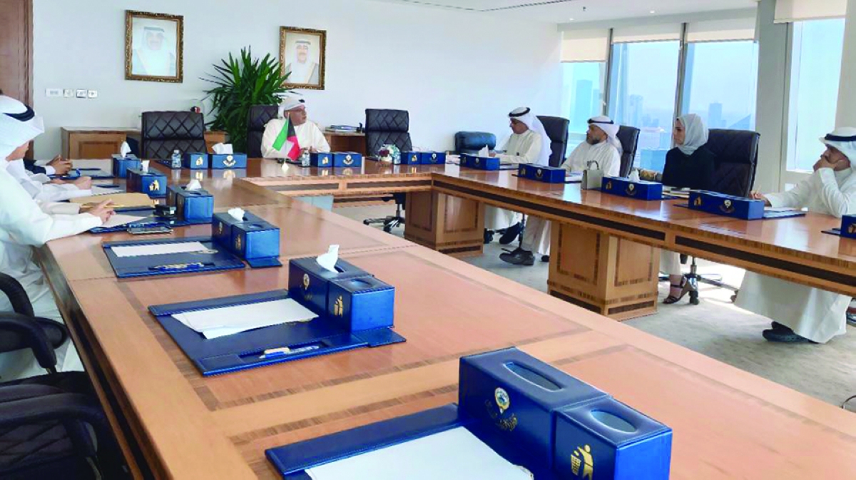 


وزير التعليم العالي مترئساً أحد الاجتماعات 