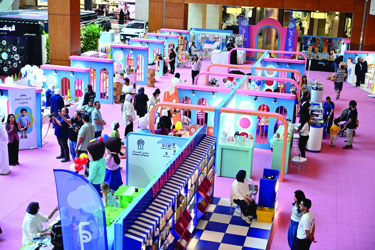 


معرض تطبيق «باونس» استقطب عدداً كبيراً من الحضانات	 (تصوير أسعد عبدالله) 