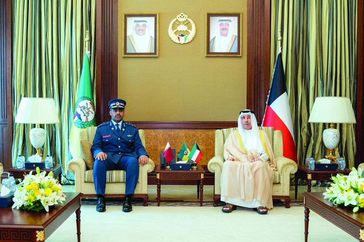 


رئيس الحرس الوطني مستقبلاً اللواء الشهواني 