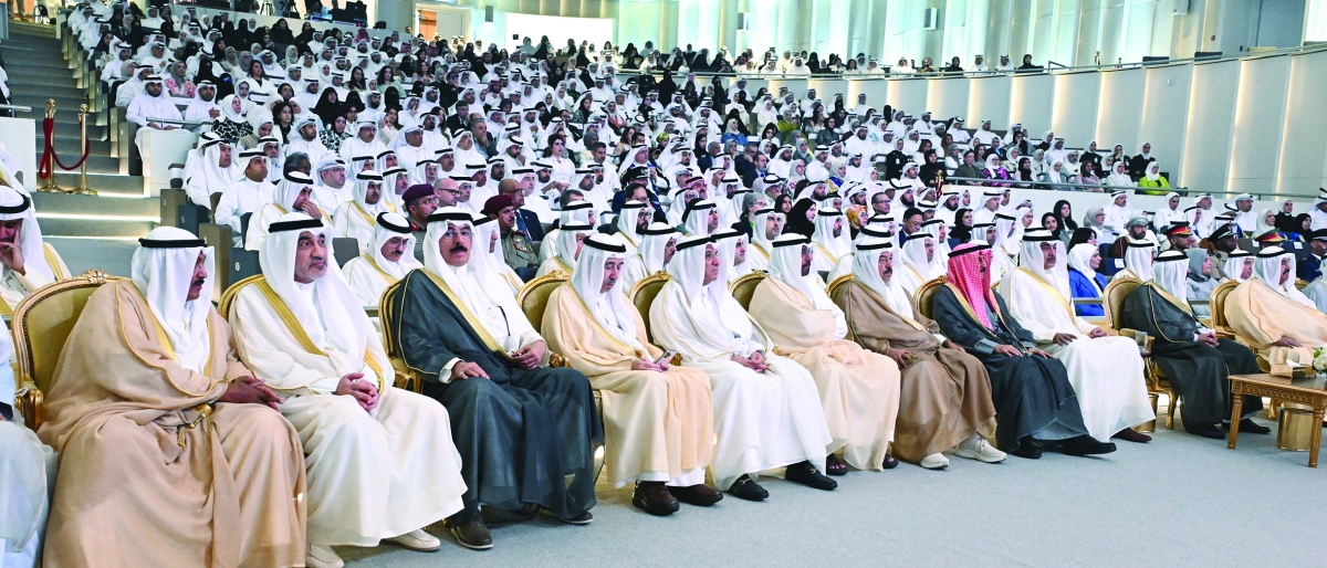 


جانب من مقدمة الحضور خلال الحفل 