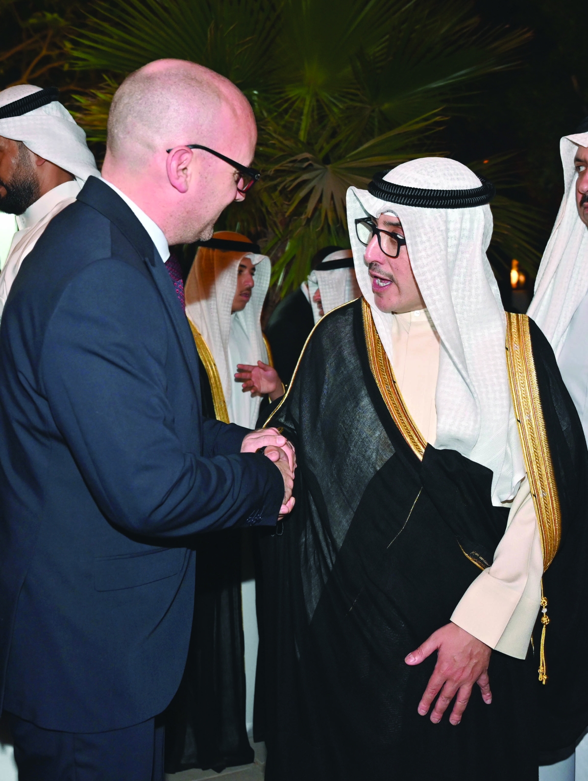 


السفير الفرنسي يرحب بالشيخ أحمد الناصر 